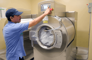 UNIMAC® INNOVATIONS IN THE LAUNDRY INDUSTRY 3